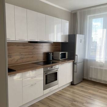 Продается 1-комнатная квартира, 37 м²
