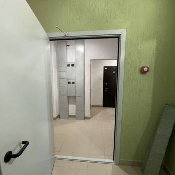 Продается 1-комнатная квартира, 37 м²