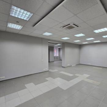 Сдается Нежилое помещение, 156 м²