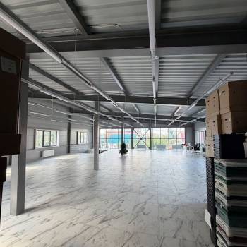 Сдается Нежилое помещение, 250 м²