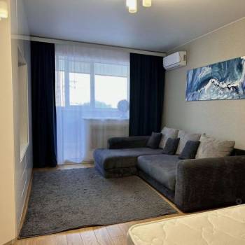 Сдается 1-комнатная квартира, 56 м²