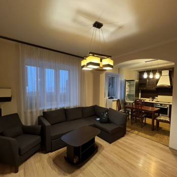 Сдается 2-х комнатная квартира, 90 м²