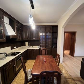 Сдается 2-х комнатная квартира, 90 м²