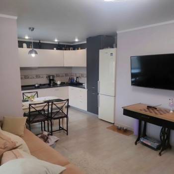 Продается Многокомнатная квартира, 100 м²