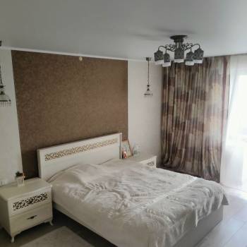Продается Многокомнатная квартира, 100 м²