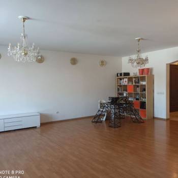 Продается Многокомнатная квартира, 199,4 м²