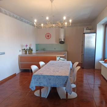 Продается Многокомнатная квартира, 199,4 м²