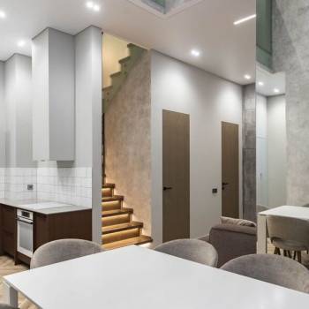 Продается 2-х комнатная квартира, 142,4 м²
