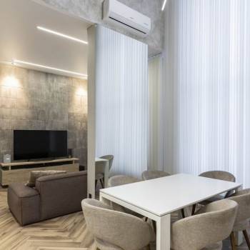 Продается 2-х комнатная квартира, 142,4 м²
