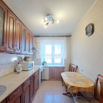 Продается Многокомнатная квартира, 76 м²