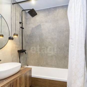 Продается Многокомнатная квартира, 76 м²