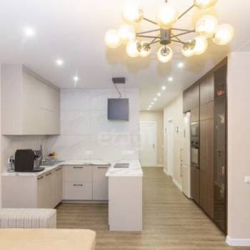 Продается Многокомнатная квартира, 76 м²
