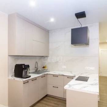 Продается Многокомнатная квартира, 76 м²