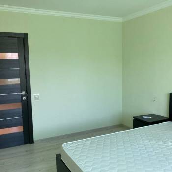 Сдается 2-х комнатная квартира, 77 м²