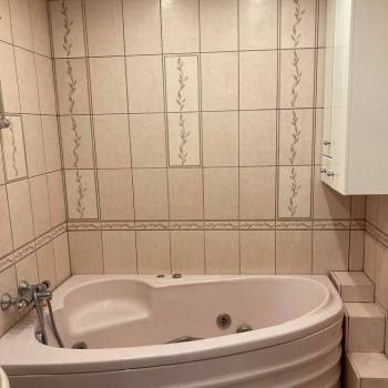 Сдается 2-х комнатная квартира, 77 м²