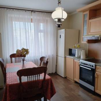 Продается Многокомнатная квартира, 105,7 м²