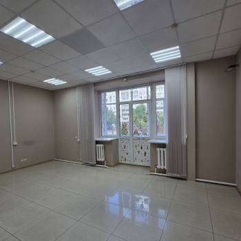 Сдается Нежилое помещение, 140 м²