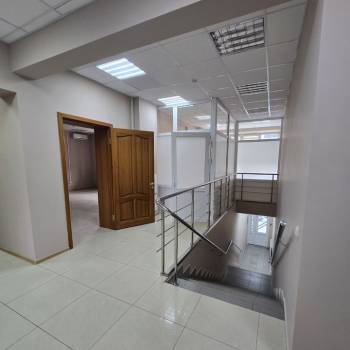 Сдается Нежилое помещение, 140 м²
