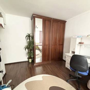 Продается Многокомнатная квартира, 150 м²