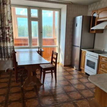 Продается 2-х комнатная квартира, 108 м²