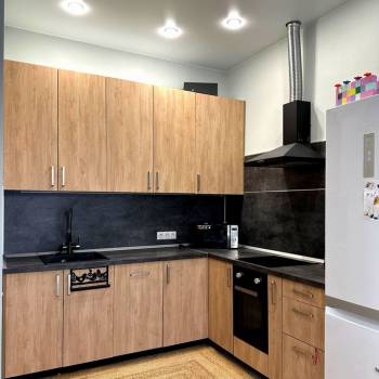 Продается 1-комнатная квартира, 42 м²