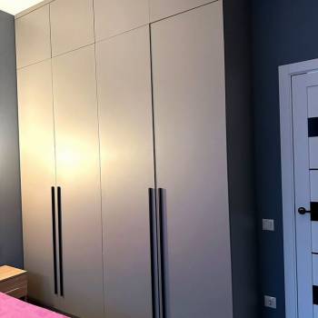 Продается 1-комнатная квартира, 42 м²