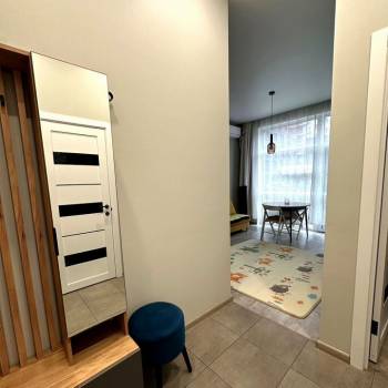 Продается 1-комнатная квартира, 42 м²