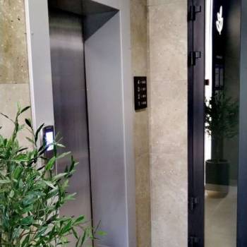 Сдается 1-комнатная квартира, 52 м²