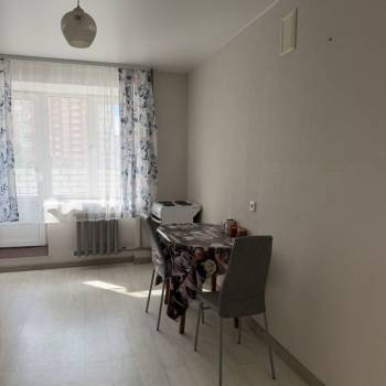 Продается 1-комнатная квартира, 41 м²