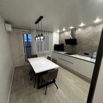 Сдается 2-х комнатная квартира, 70 м²