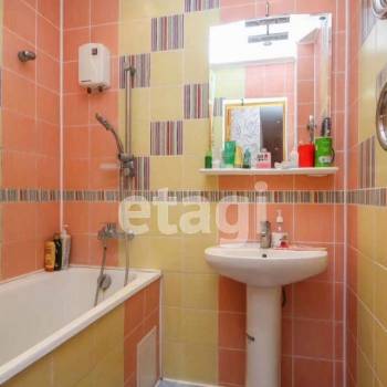 Продается Многокомнатная квартира, 71,3 м²