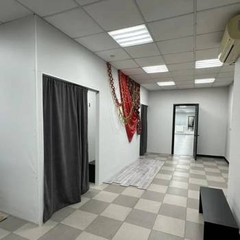 Сдается Нежилое помещение, 221 м²