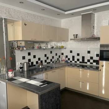 Сдается 1-комнатная квартира, 51 м²