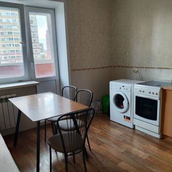 Сдается 1-комнатная квартира, 42 м²