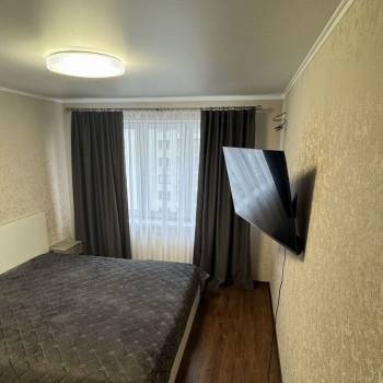 Сдается 1-комнатная квартира, 60 м²