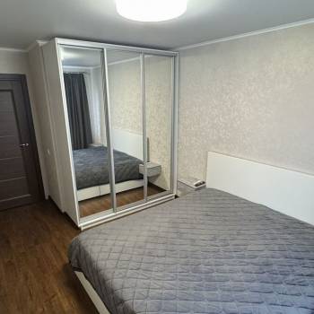 Сдается 1-комнатная квартира, 60 м²