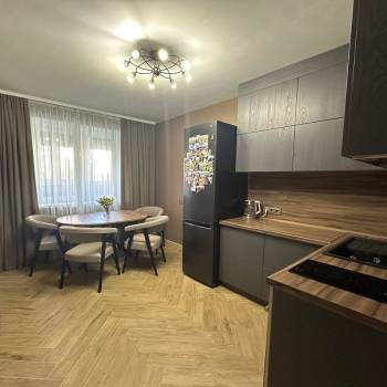 Продается 1-комнатная квартира, 43 м²