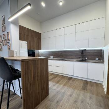 Продается Многокомнатная квартира, 122,8 м²