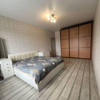 Продается Многокомнатная квартира, 82,5 м²
