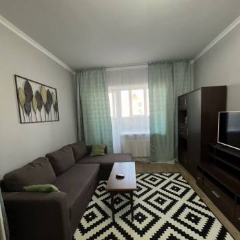 Сдается 1-комнатная квартира, 42 м²