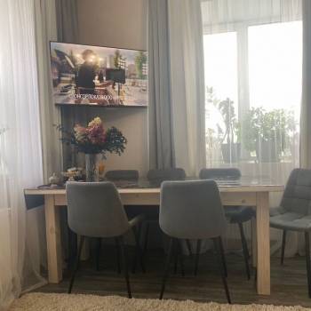 Продается 1-комнатная квартира, 42 м²