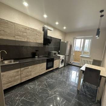 Сдается 2-х комнатная квартира, 70 м²
