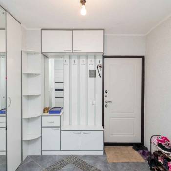 Продается 1-комнатная квартира, 52 м²