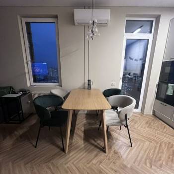 Продается Многокомнатная квартира, 83 м²