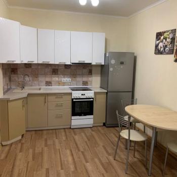 Сдается 1-комнатная квартира, 38 м²