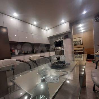 Продается Многокомнатная квартира, 105 м²