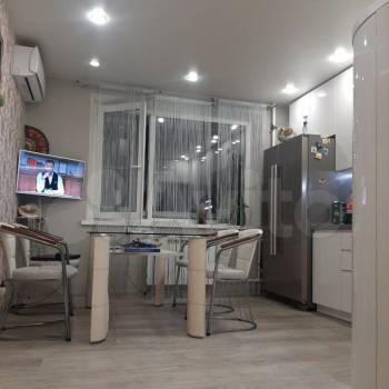 Продается Многокомнатная квартира, 105 м²