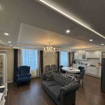 Продается Многокомнатная квартира, 140 м²