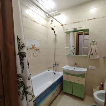 Продается 1-комнатная квартира, 50 м²