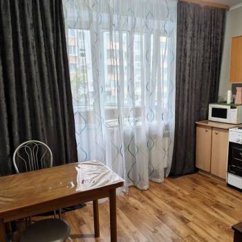 Сдается 1-комнатная квартира, 38 м²